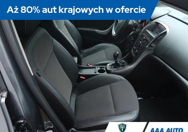 Opel Astra cena 34000 przebieg: 107733, rok produkcji 2011 z Głogów Małopolski małe 232